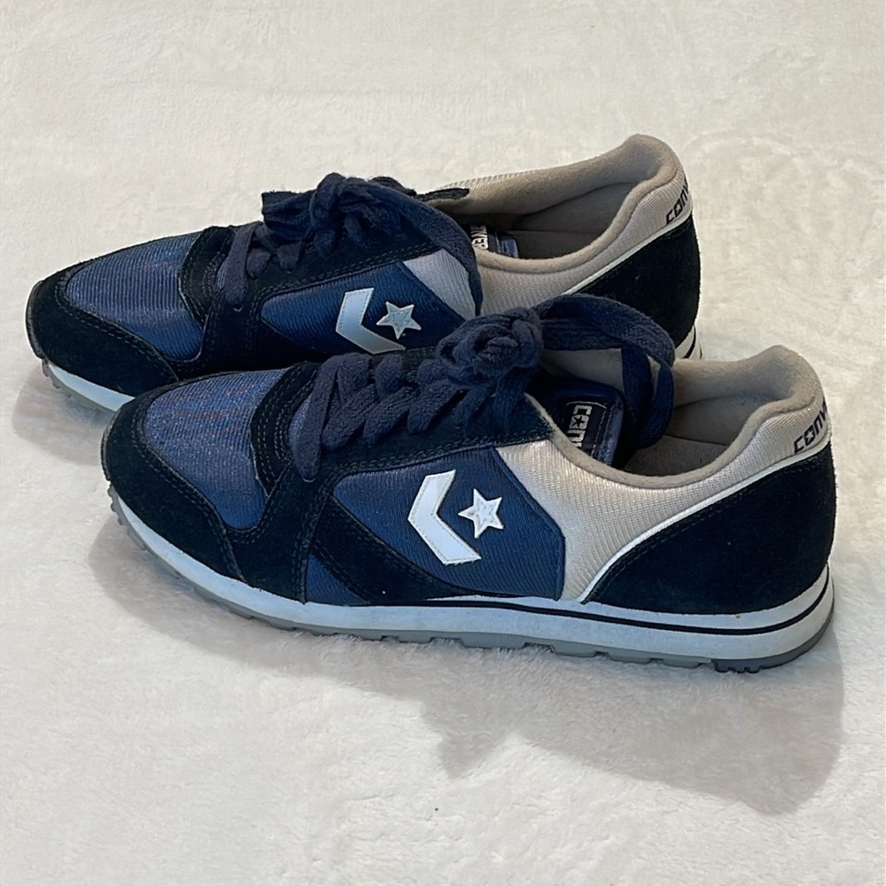 CONVERSE MENS VINTAGE RUNNING SHOES. NAVY, WHITE , SIZE 7.5